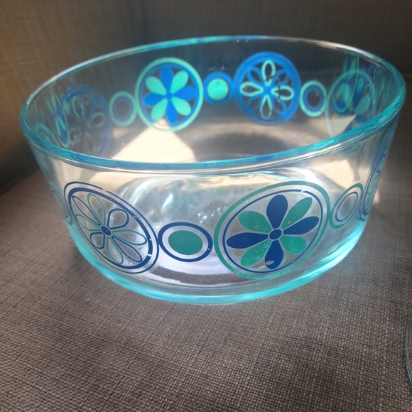 2 Pyrex Blue aqua Glass bowls used - Picture 5 of 7